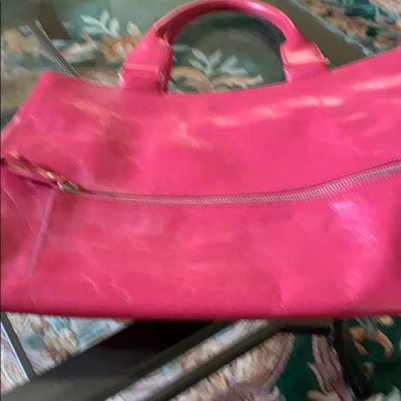 Handbags - Picture 2 of 3